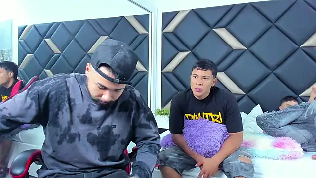 Hot Threesomee online show from 28, 11, 2025