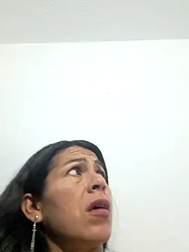 camilavargas  online show from 17, 12, 2025