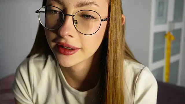 Snapshot of blissence chatting on 7, 11, 2025 blissence online show from 7, 11, 2025