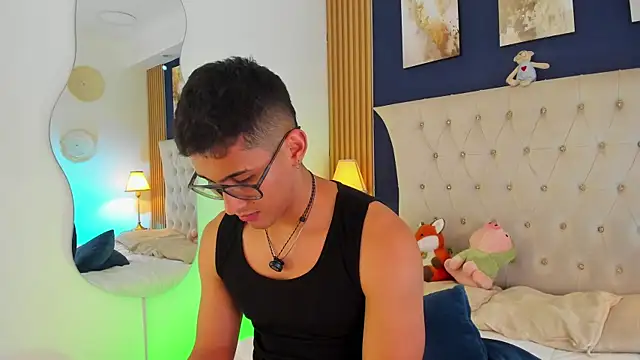 Snapshot of SalvadorFit chatting on 18, 7, 2026 SalvadorFit online show from 18, 7, 2026