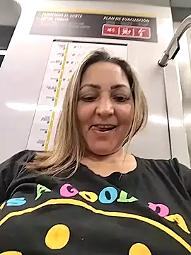 Lunita86 online show from 6, 1, 2026