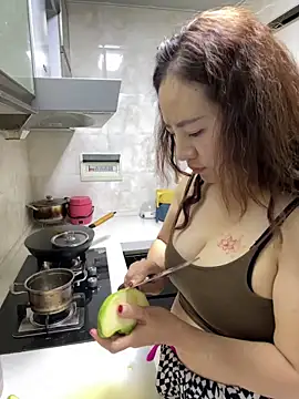 Kayla-love online show from 5, 10, 2025