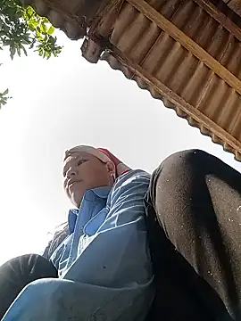 Snapshot of callistra chatting on 1, 12, 2025 callistra online show from 1, 12, 2025