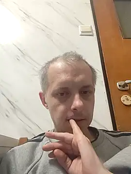 szajbusek41 online show from 12, 1, 2026