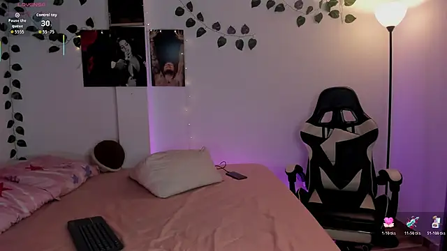 SophiieParkeer online show from 6, 11, 2025