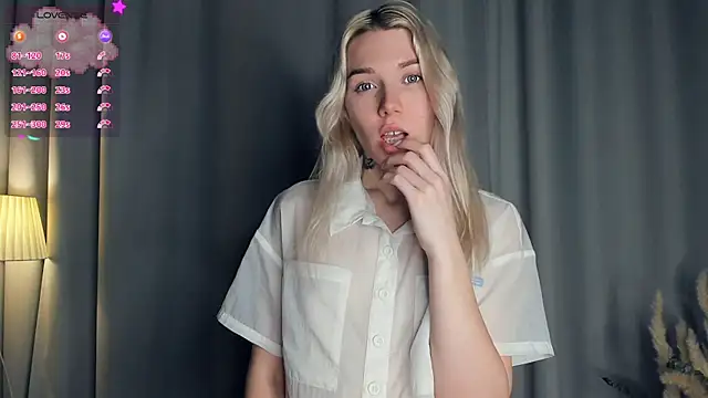 Snapshot of DianeHonnette chatting on 31, 10, 2025 DianeHonnette online show from 31, 10, 2025