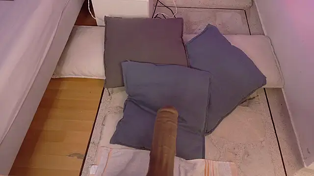 KeendraFox  online show from 12, 11, 2025