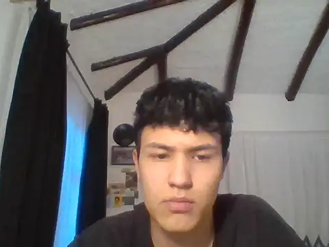 Snapshot of El_awo_ chatting on 17, 10, 2025 El awo  online show from 17, 10, 2025