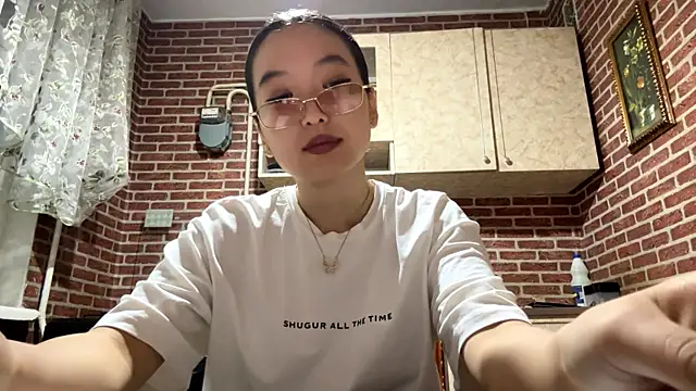 EmmaLeexth online show from 2, 10, 2025