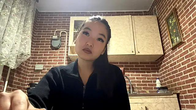 EmmaLeexth online show from 6, 11, 2025