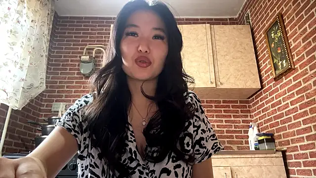 EmmaLeexth online show from 13, 3, 2026