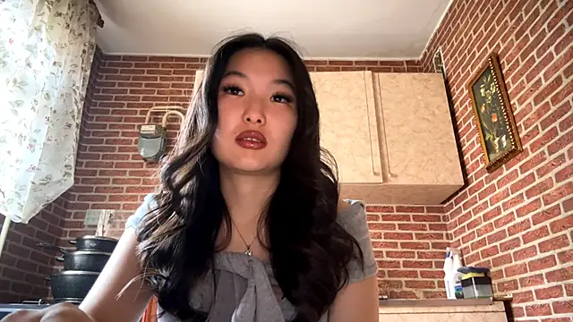 EmmaLeexth online show from 16, 3, 2026