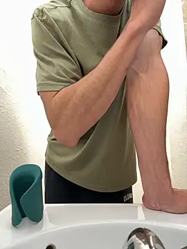 Snapshot of gymratforyouu chatting on 7, 11, 2025 gymratforyouu online show from 7, 11, 2025