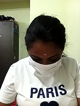 Snapshot of queendivya chatting on 2, 10, 2025 queendivya online show from 2, 10, 2025