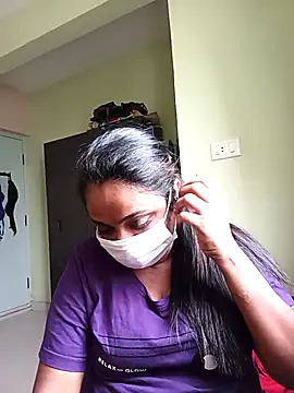 Snapshot of queendivya chatting on 4, 10, 2025 queendivya online show from 4, 10, 2025