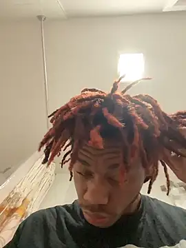 Snapshot of Zayinc chatting on 9, 11, 2025 Zayinc online show from 9, 11, 2025