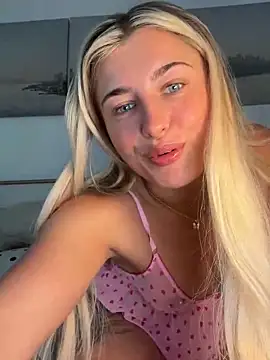 Snapshot of BabyBluexox chatting on 19, 5, 2026 BabyBluexox online show from 19, 5, 2026