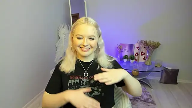 RoseThomas  online show from 24, 9, 2025