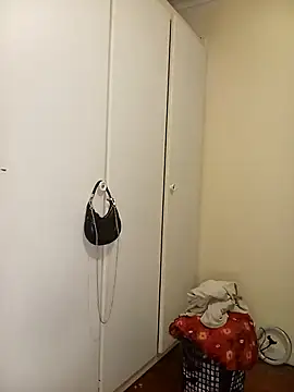 BubblyBeautiful online show from 13, 11, 2025