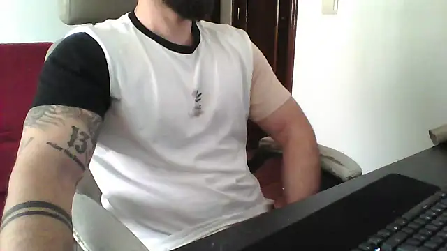 Snapshot of yourfantasy777 chatting on 15, 4, 2026 yourfantasy777 online show from 15, 4, 2026