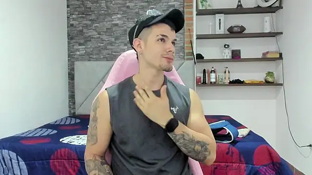 BooyHott  online show from 18, 2, 2026