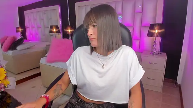 LuisaJonnes  online show from 9, 3, 2026