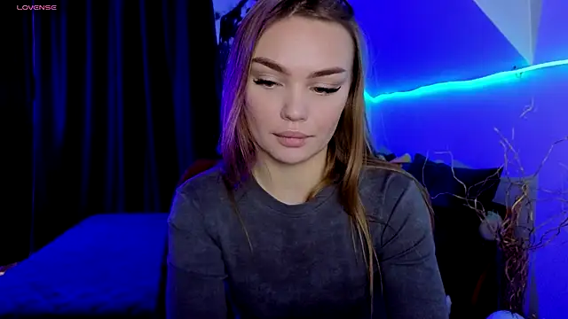 Snapshot of KitsyMoore chatting on 25, 11, 2025 KitsyMoore online show from 25, 11, 2025