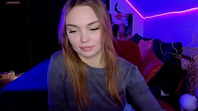 Snapshot of KitsyMoore chatting on 29, 11, 2025 KitsyMoore online show from 29, 11, 2025