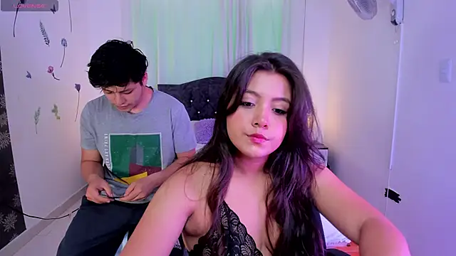 Snapshot of raiderandroxie chatting on 17, 11, 2025 raiderandroxie online show from 17, 11, 2025