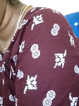 Snapshot of sweetqueen143 chatting on 25, 9, 2025 sweetqueen143 online show from 25, 9, 2025