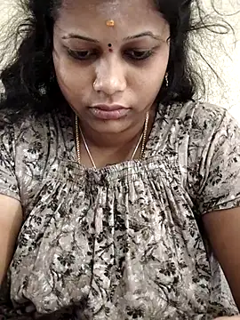 Snapshot of sweetqueen143 chatting on 1, 10, 2025 sweetqueen143 online show from 1, 10, 2025