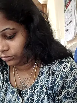 Snapshot of sweetqueen143 chatting on 9, 10, 2025 sweetqueen143 online show from 9, 10, 2025