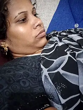 Snapshot of sweetqueen143 chatting on 10, 10, 2025 sweetqueen143 online show from 10, 10, 2025