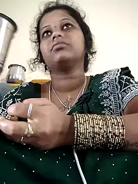 Snapshot of sweetqueen143 chatting on 29, 10, 2025 sweetqueen143 online show from 29, 10, 2025