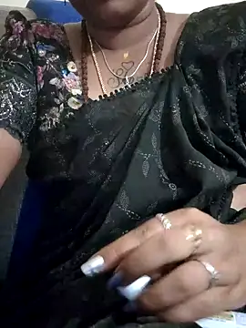 Snapshot of sweetqueen143 chatting on 11, 11, 2025 sweetqueen143 online show from 11, 11, 2025