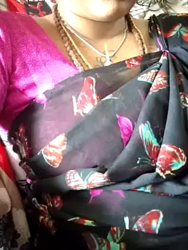 Snapshot of sweetqueen143 chatting on 13, 11, 2025 sweetqueen143 online show from 13, 11, 2025