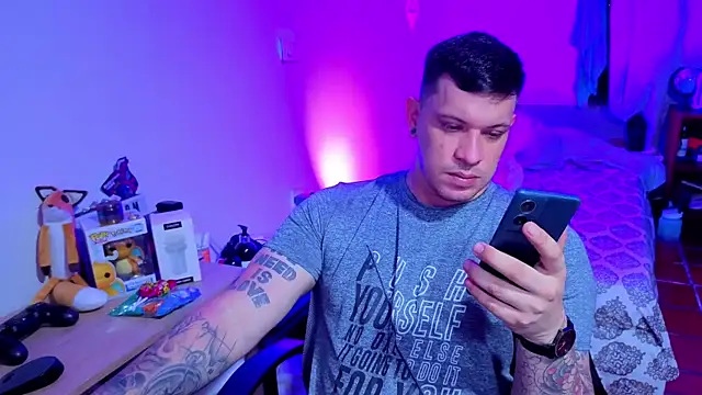 Snapshot of ryden_01 chatting on 26, 9, 2025 ryden 01 online show from 26, 9, 2025