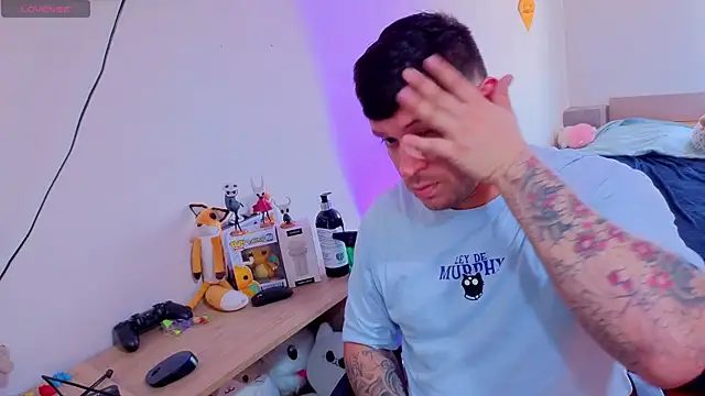 Snapshot of ryden_01 chatting on 15, 10, 2025 ryden 01 online show from 15, 10, 2025