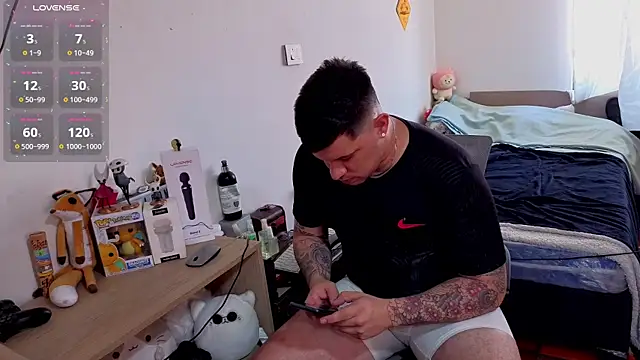 Snapshot of ryden_01 chatting on 9, 11, 2025 ryden 01 online show from 9, 11, 2025