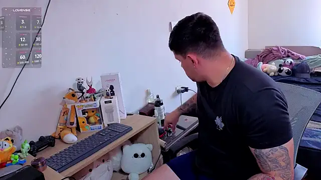 Snapshot of ryden_01 chatting on 26, 11, 2025 ryden 01 online show from 26, 11, 2025