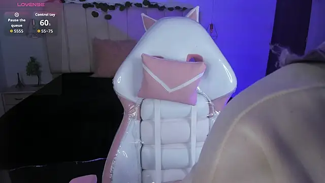 Gyal 8  online show from 2, 12, 2025