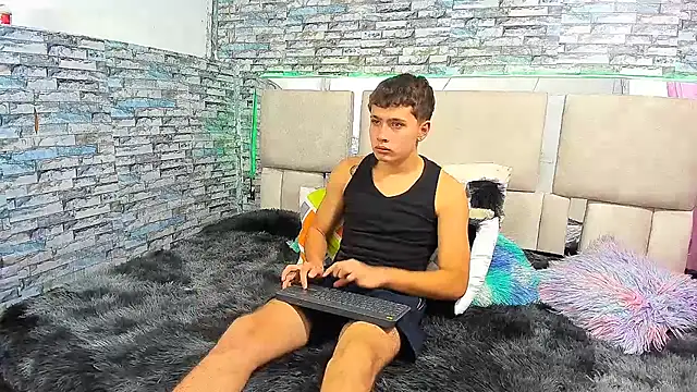 Julian wolf18 online show from 27, 9, 2025