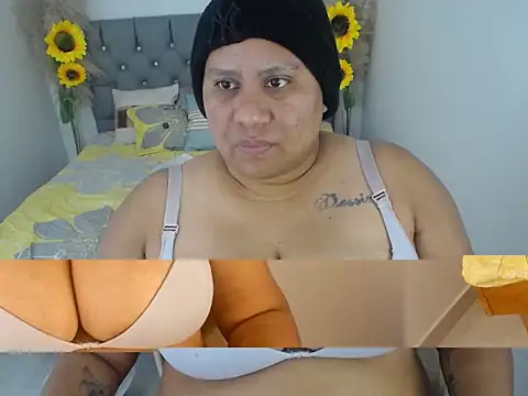 Snapshot of hotlesby_valery chatting on 5, 12, 2025 hotlesby valery online show from 5, 12, 2025