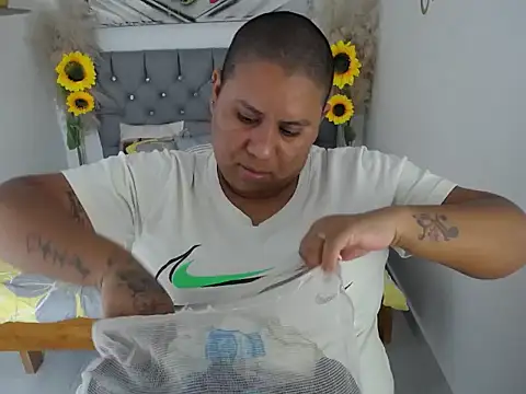 Snapshot of hotlesby_valery chatting on 15, 12, 2025 hotlesby valery online show from 15, 12, 2025