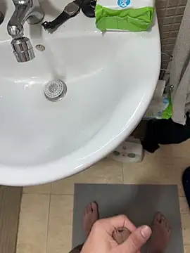 tusmuertos420 online show from 8, 11, 2025