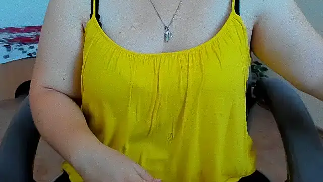 Snapshot of Liza-Mendez chatting on 21, 9, 2025 Liza-Mendez online show from 21, 9, 2025