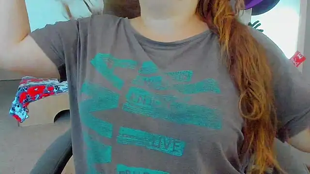 Snapshot of Liza-Mendez chatting on 21, 10, 2025 Liza-Mendez online show from 21, 10, 2025