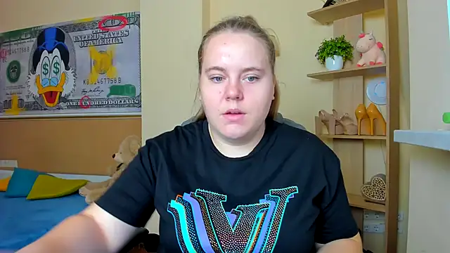 Snapshot of Liza-Mendez chatting on 11, 11, 2025 Liza-Mendez online show from 11, 11, 2025