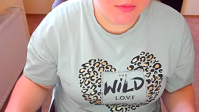 Snapshot of Liza-Mendez chatting on 25, 11, 2025 Liza-Mendez online show from 25, 11, 2025