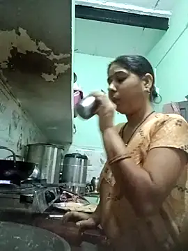 Cute-Charvii online show from 3, 4, 2026